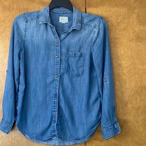 American Eagle Boyfriend Fit Denim Shirt Roll Up Sleeves Medium